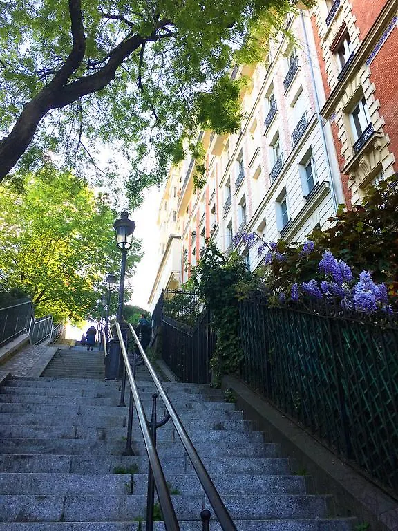Bed & Breakfast Montmartre Romantic, - Parijs
