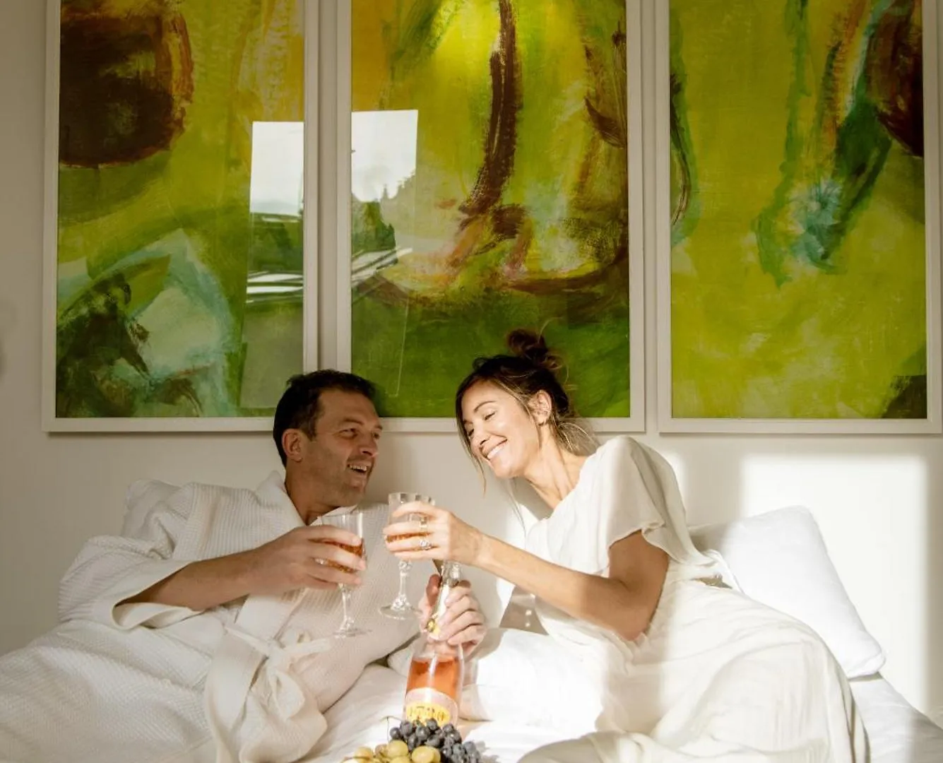 Bed & Breakfast Montmartre Romantic, - Paris