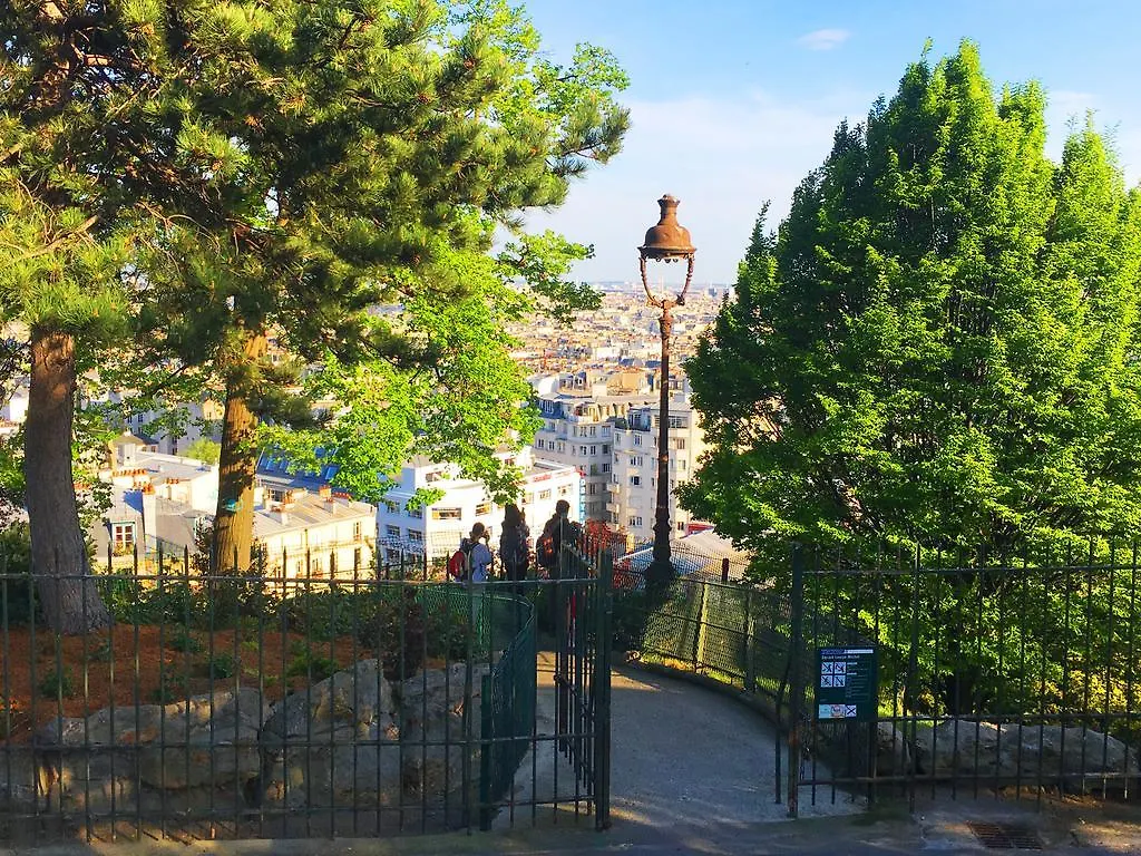 ベッド・アンド・ブレックファスト Montmartre Romantic, - *
