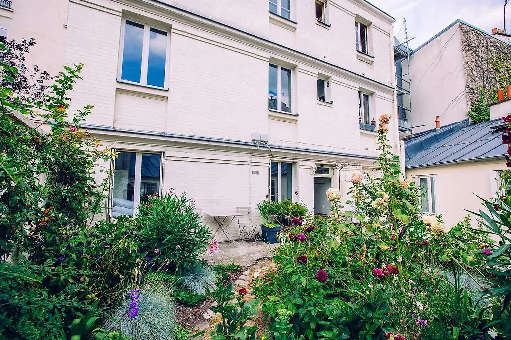 Montmartre Romantic, - Bed & Breakfast Paris